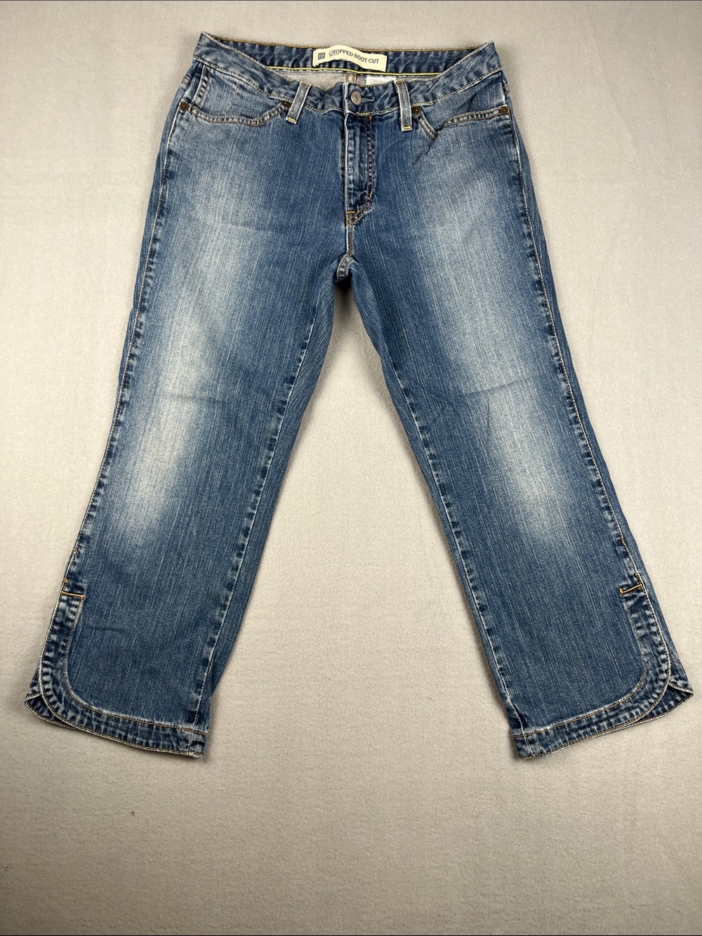 GAP Cropped Boot Cut Denim Jeans in Blue
Size: 8